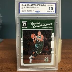 Giannis Antetokounmpo 2016/17 Donruss Optic Gem Mint 10